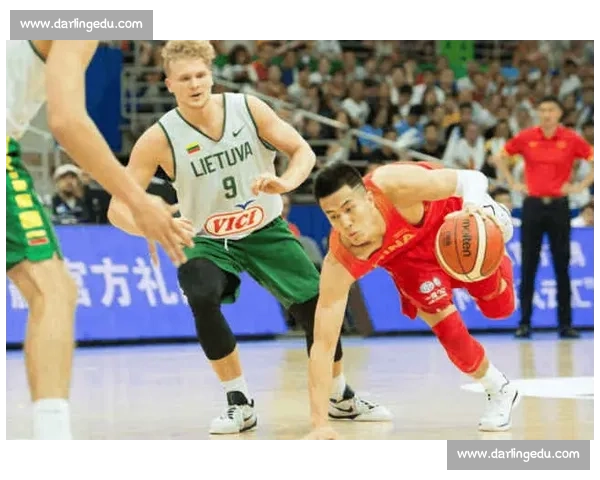 男篮蓝队对阵立陶宛比赛录像解析与关键回合全回顾战术细节与球员表现观察